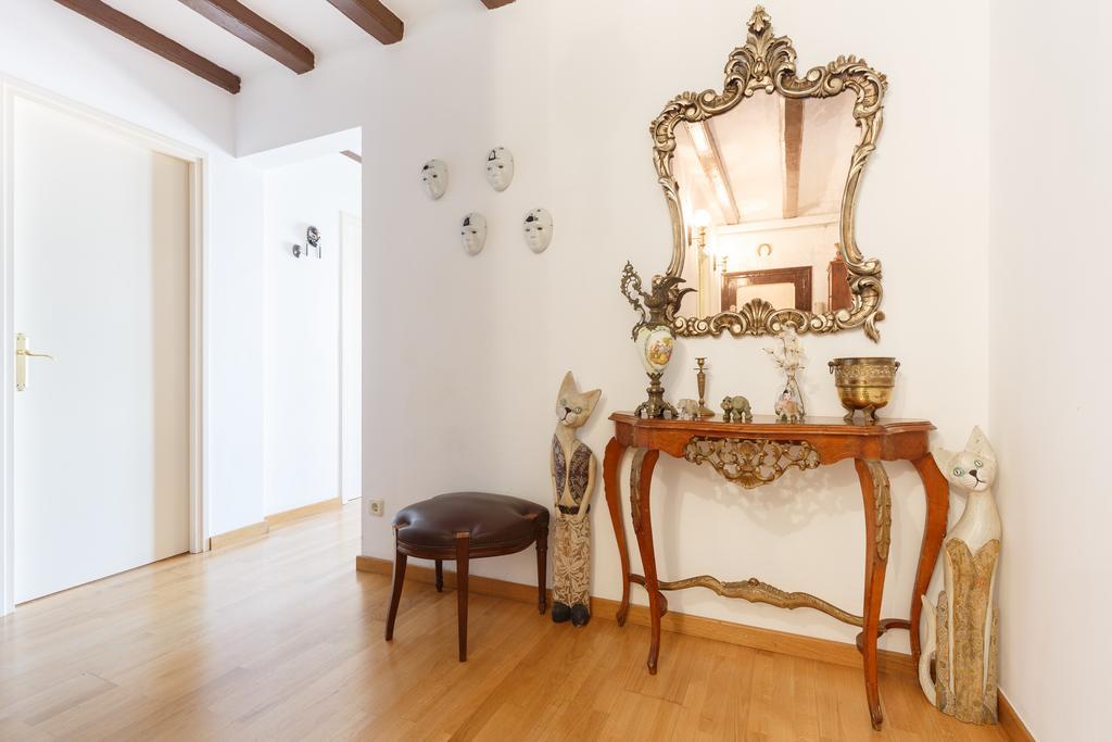Apartment Eixample Comfort Barcelona Bagian luar foto